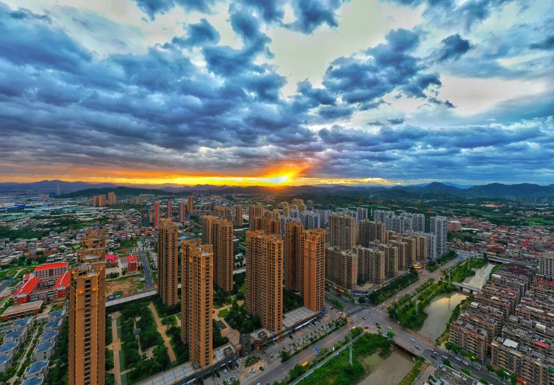 洪岱村
